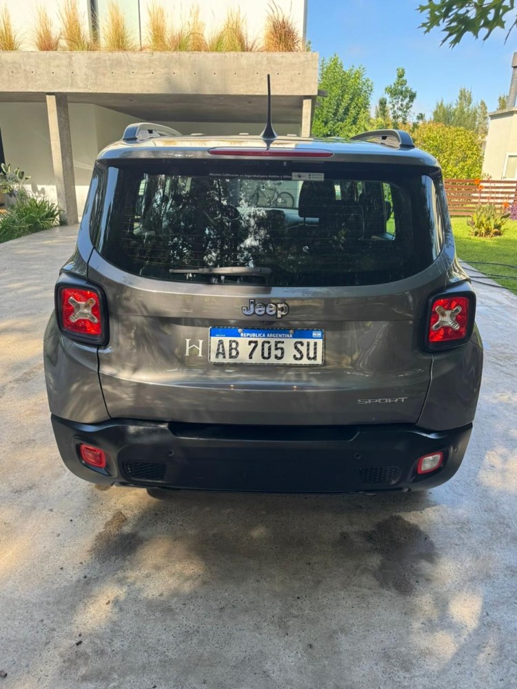 Jeep Renegade Sport — foto 8